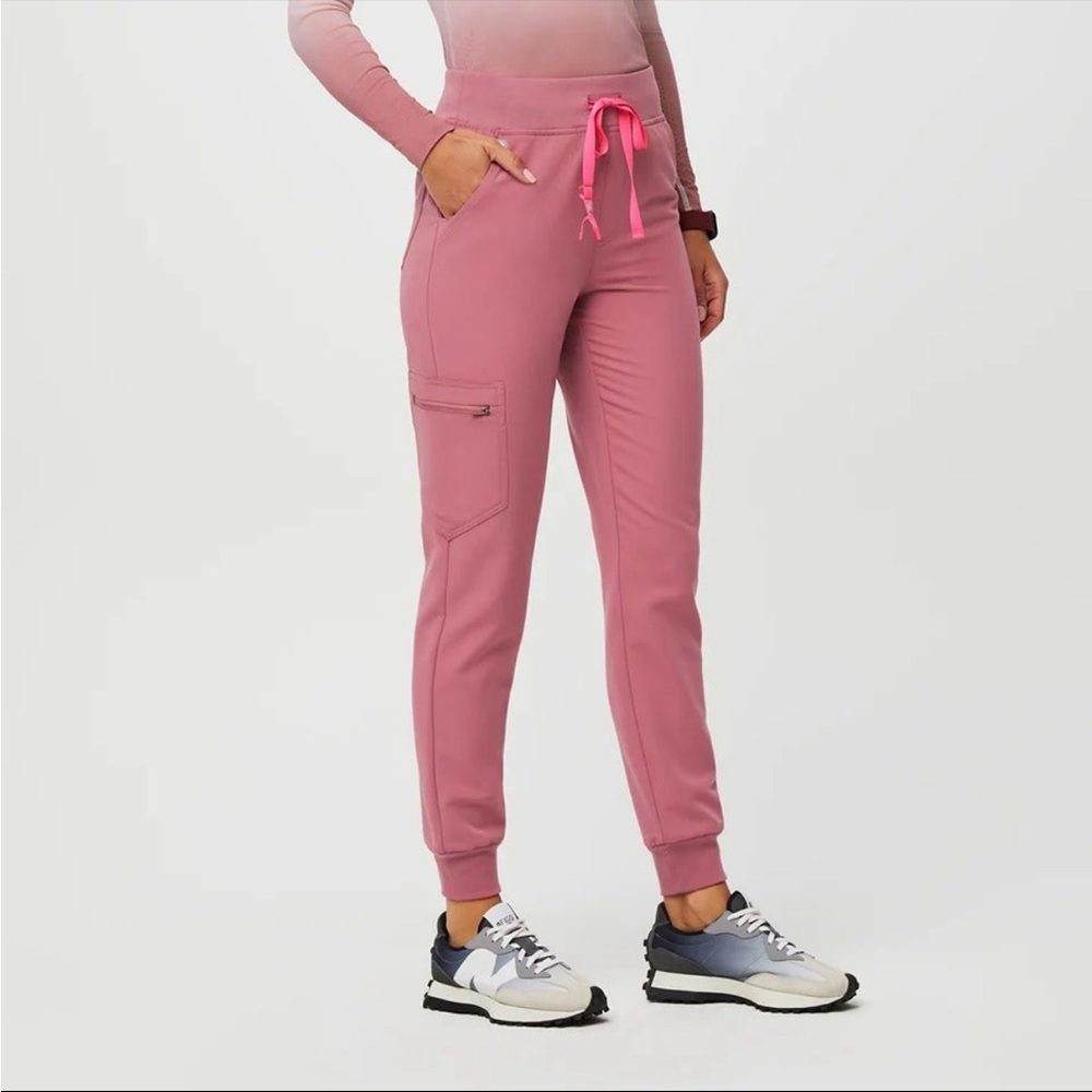 Figs BCA High Waisted Zamora™ Jogger Scrub Pants 2.0 Petite Large (Quarts)